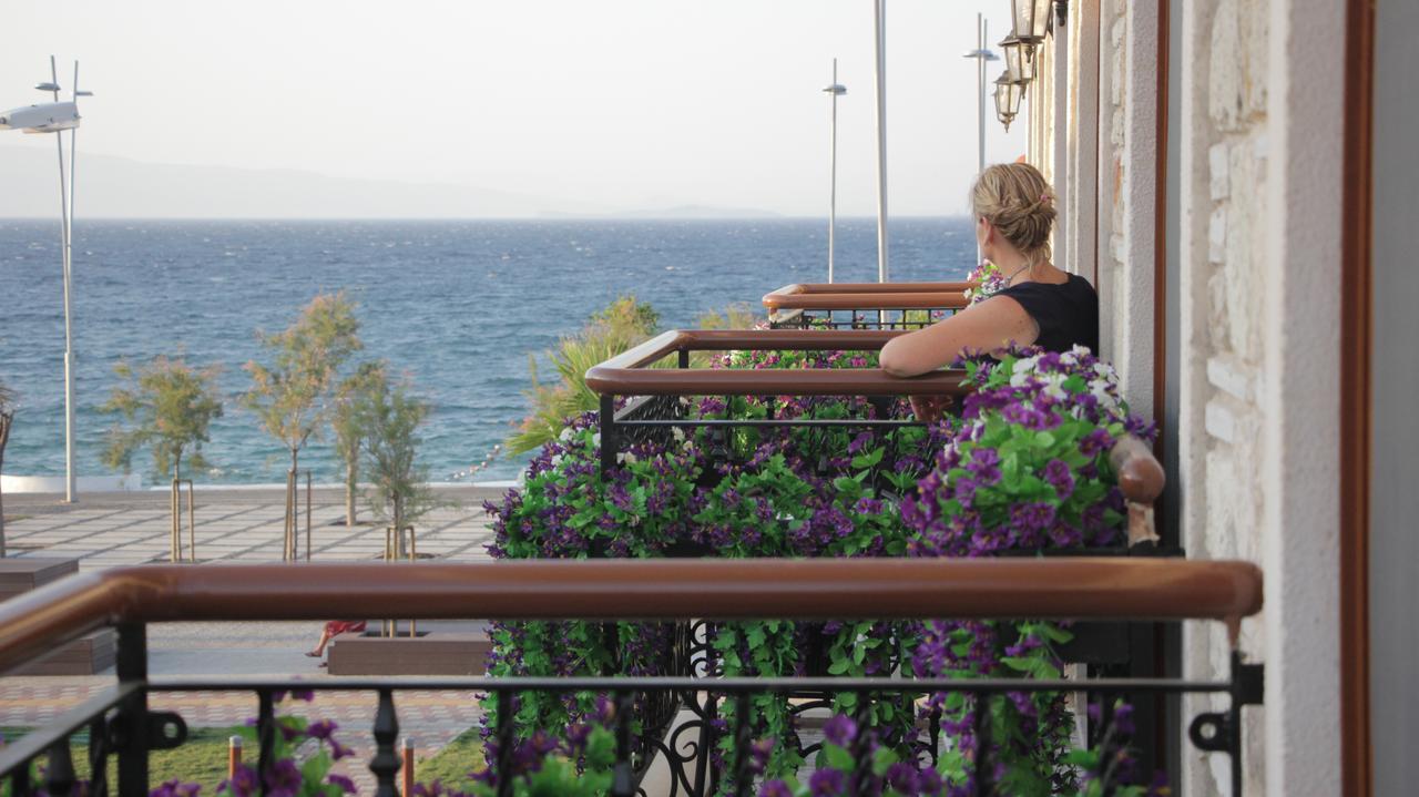 Focamor Otel Yenifoca Exteriör bild